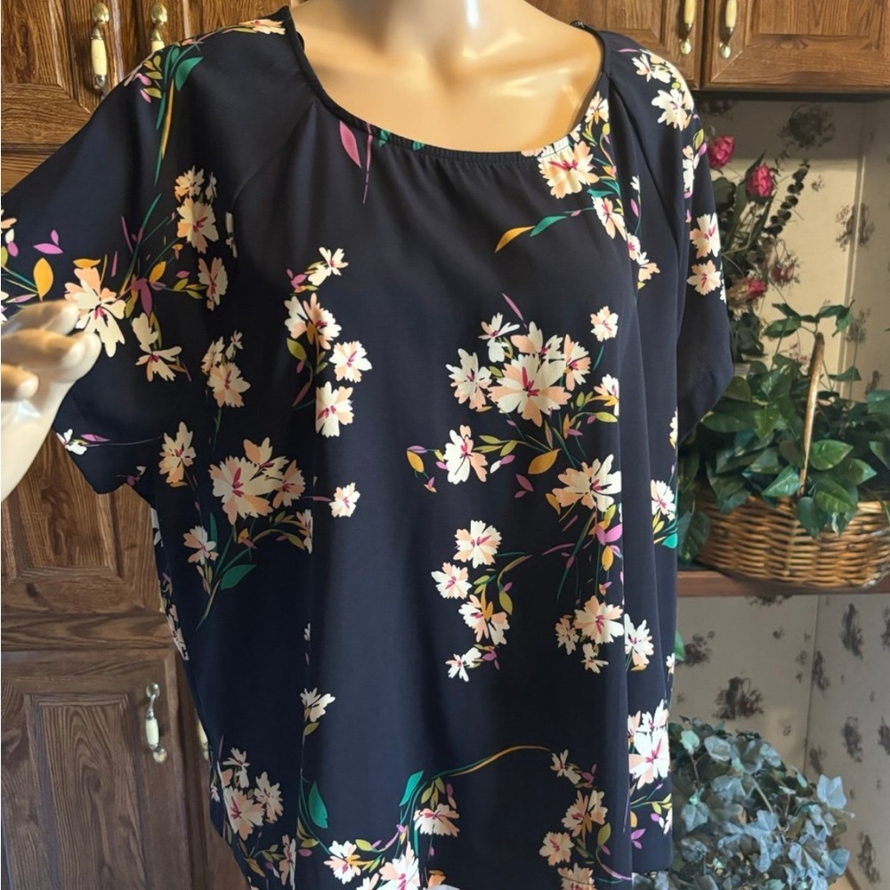 Forever 21 Navy Floral Blouse
